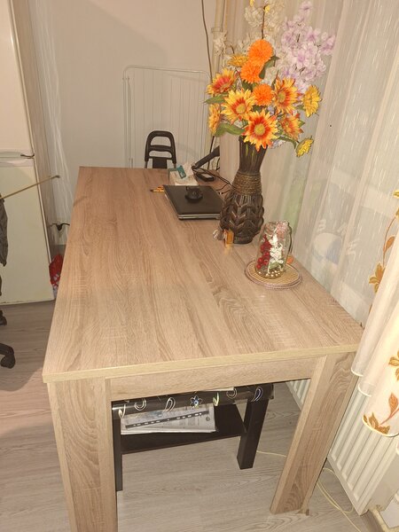 Masa sufragerie L 160 cm, l 80 cm.